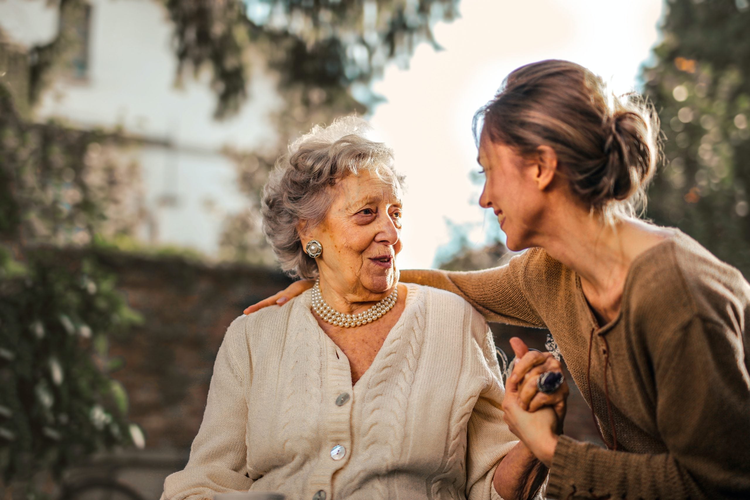 Support & Assistance for Elderly Patients and Their Caregivers in Canada